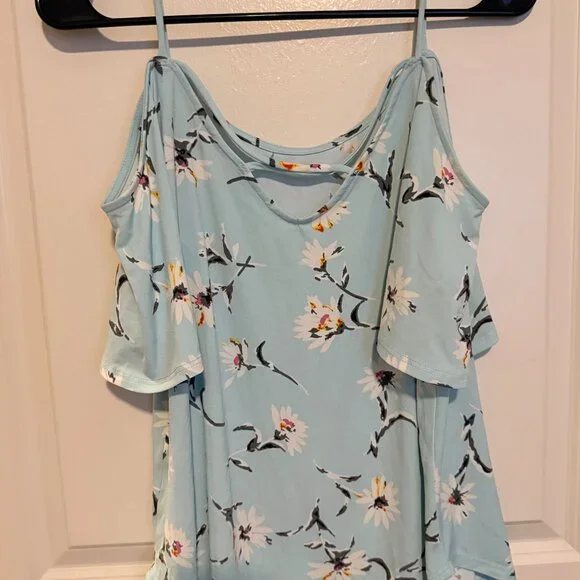 Kaileigh cold shoulder knit top - Picture 2 of 4